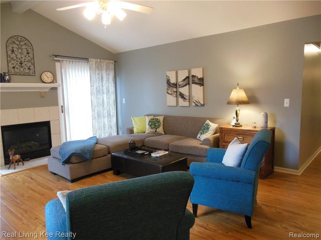 16660 Country Ridge Lane Macomb, MI 48044 - Photo 6 of 25 16660 Country Ridge 1-26-17 004.JPG