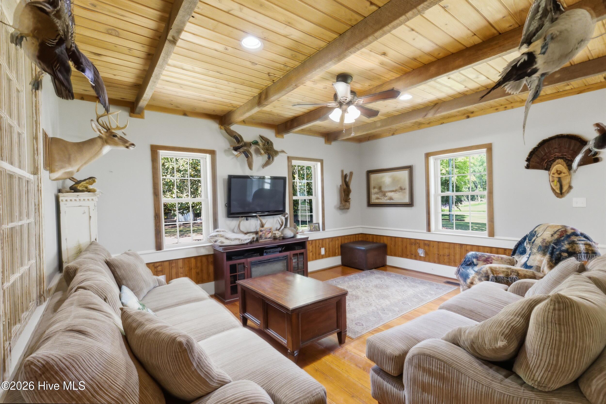 365 Goodwin Mill Road Hertford, NC 27944 - Photo 11 of 38 living room