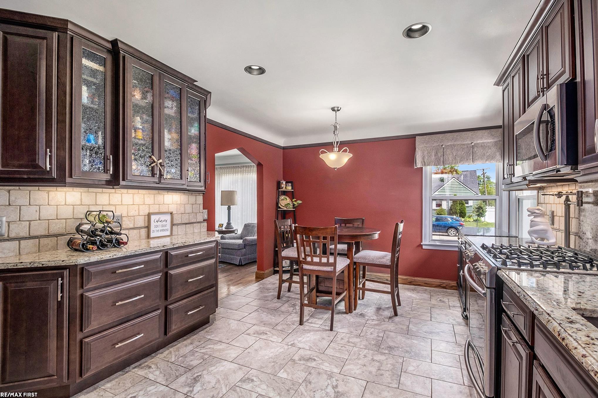 2615 Wakefield Road Berkley, MI 48072 - Photo 10 of 29 50149765-648531e7-9a4e-472d-a509-065578996bb9.JPG