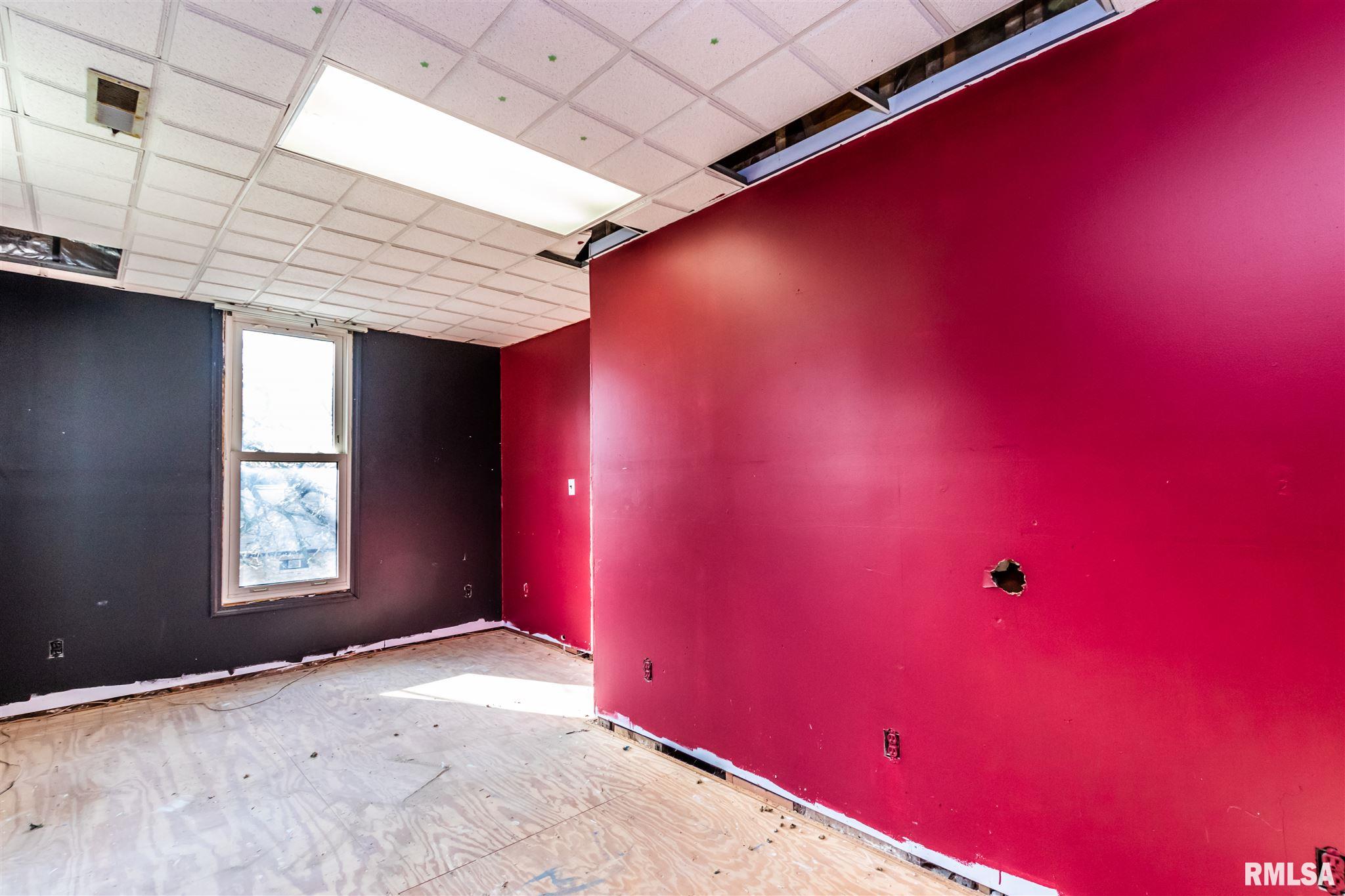 1200 North Sheridan Road Peoria, IL 61606 - Photo 22 of 24 Gallery Image 22