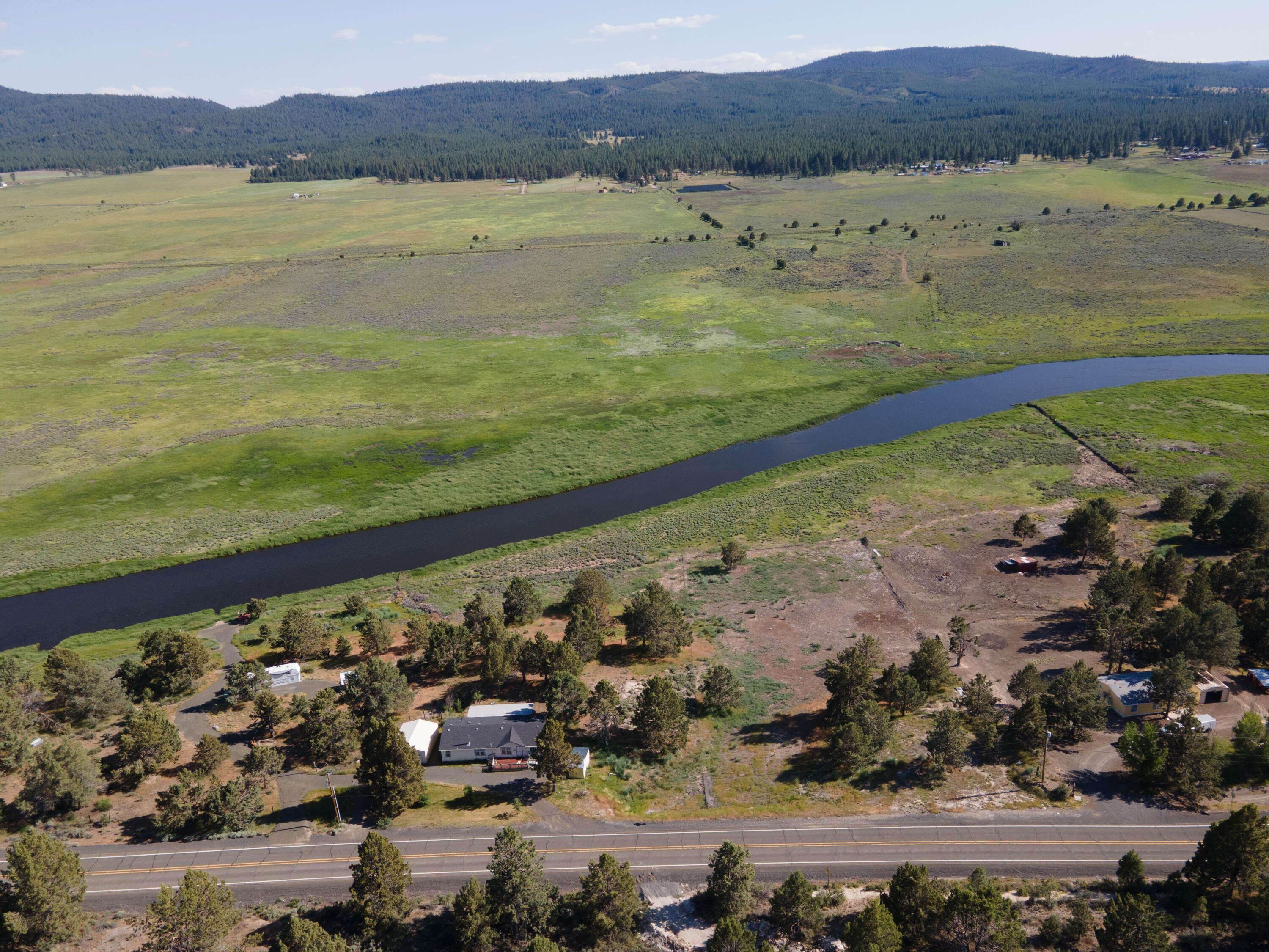 25016 Drews Road Chiloquin, OR 97624 - Photo 46 of 54 a view of lake with mountain