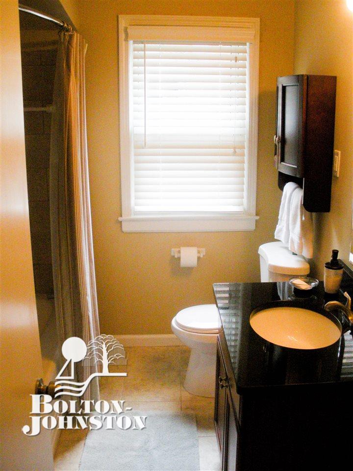 1450 Torrey Road Grosse Pointe, MI 48236 - Photo 18 of 30 First Floor Bath
