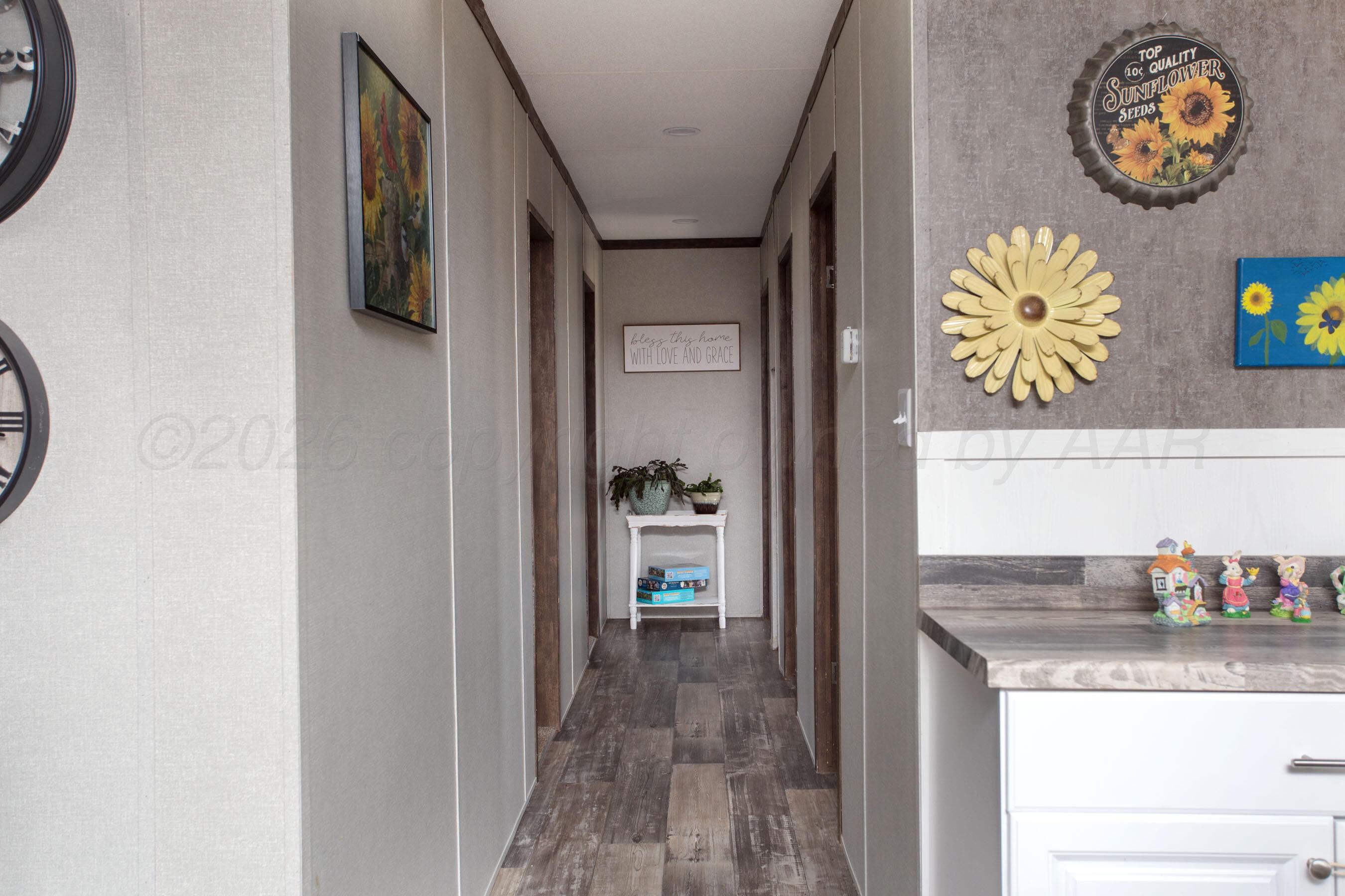 22501 Sierrita Circle Amarillo, TX 79124 - Photo 22 of 37 Hallway