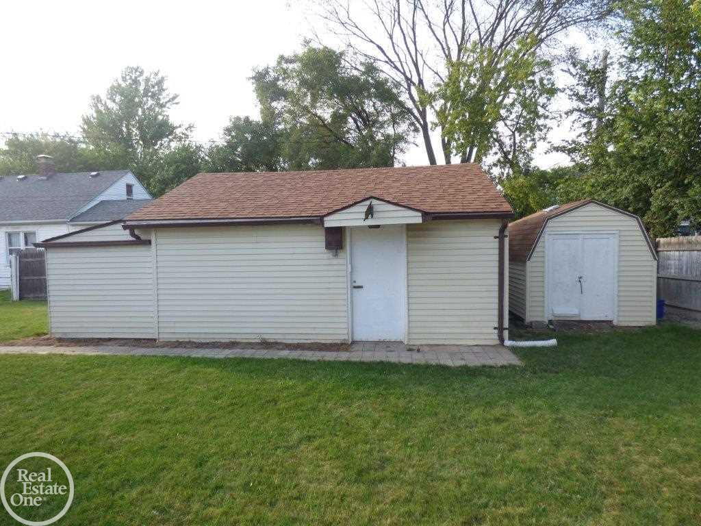 35618 Utica Road Clinton Township, MI 48035 - Photo 23 of 24 50020429-22.JPG