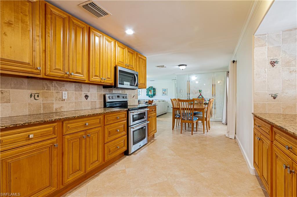 5216 Maple Lane Naples, FL 34113 - Photo 12 of 33 Kitchen