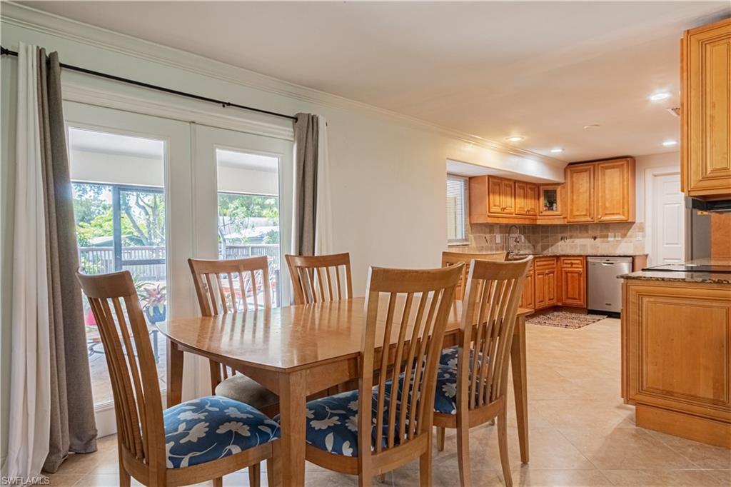 5216 Maple Lane Naples, FL 34113 - Photo 9 of 33 Dining