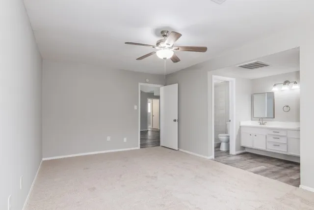 $219,900 | 155 Coach Lamp Lane, Houston, TX 77060