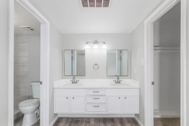 $219,900 | 155 Coach Lamp Lane, Houston, TX 77060