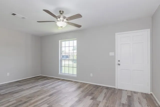 $219,900 | 155 Coach Lamp Lane, Houston, TX 77060