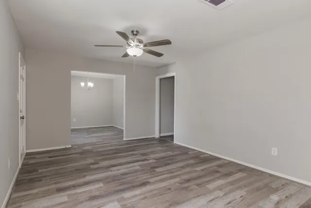 $219,900 | 155 Coach Lamp Lane, Houston, TX 77060