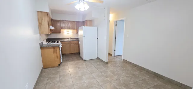 $1,600 | 318 West Naperville Road, Unit 8, Westmont, IL 60559