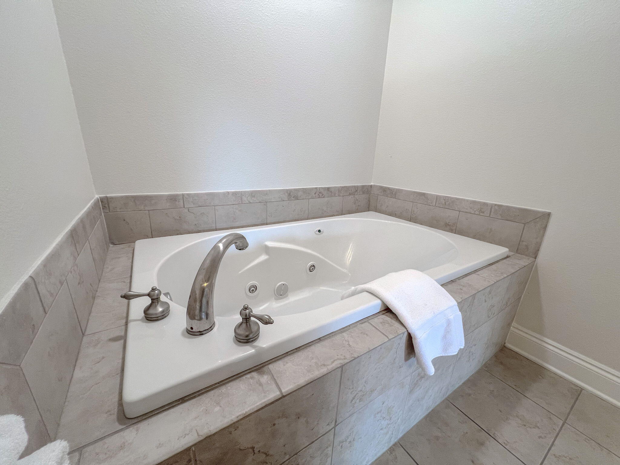6079 Valhalla Avenue Perdido Key, FL 32507 - Photo 16 of 47 19-web-or-mls-3C461DB6-CE05-49D1-AEFB-24