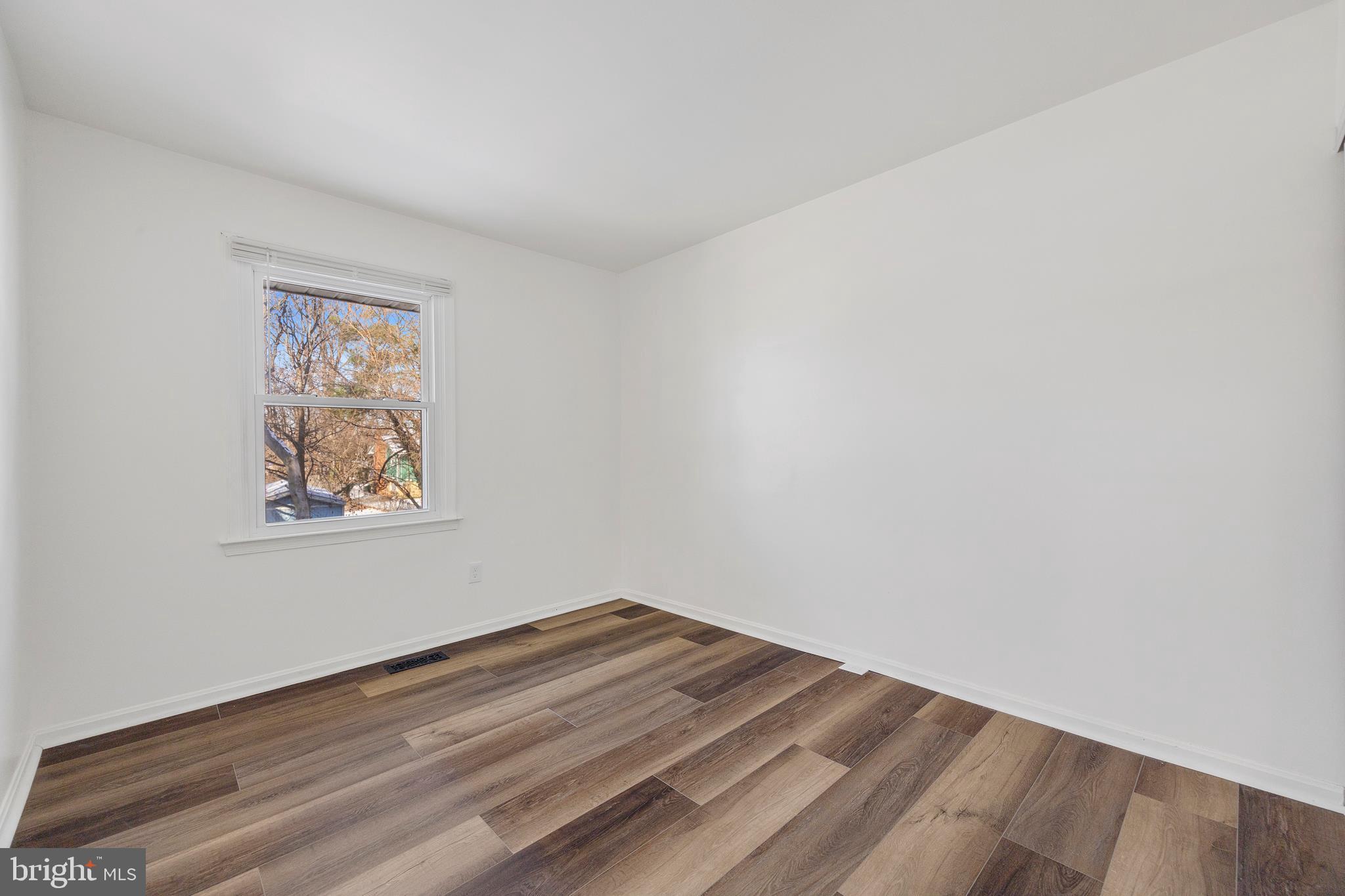 7662 Sherlock Court Pasadena, MD 21122 - Photo 18 of 32