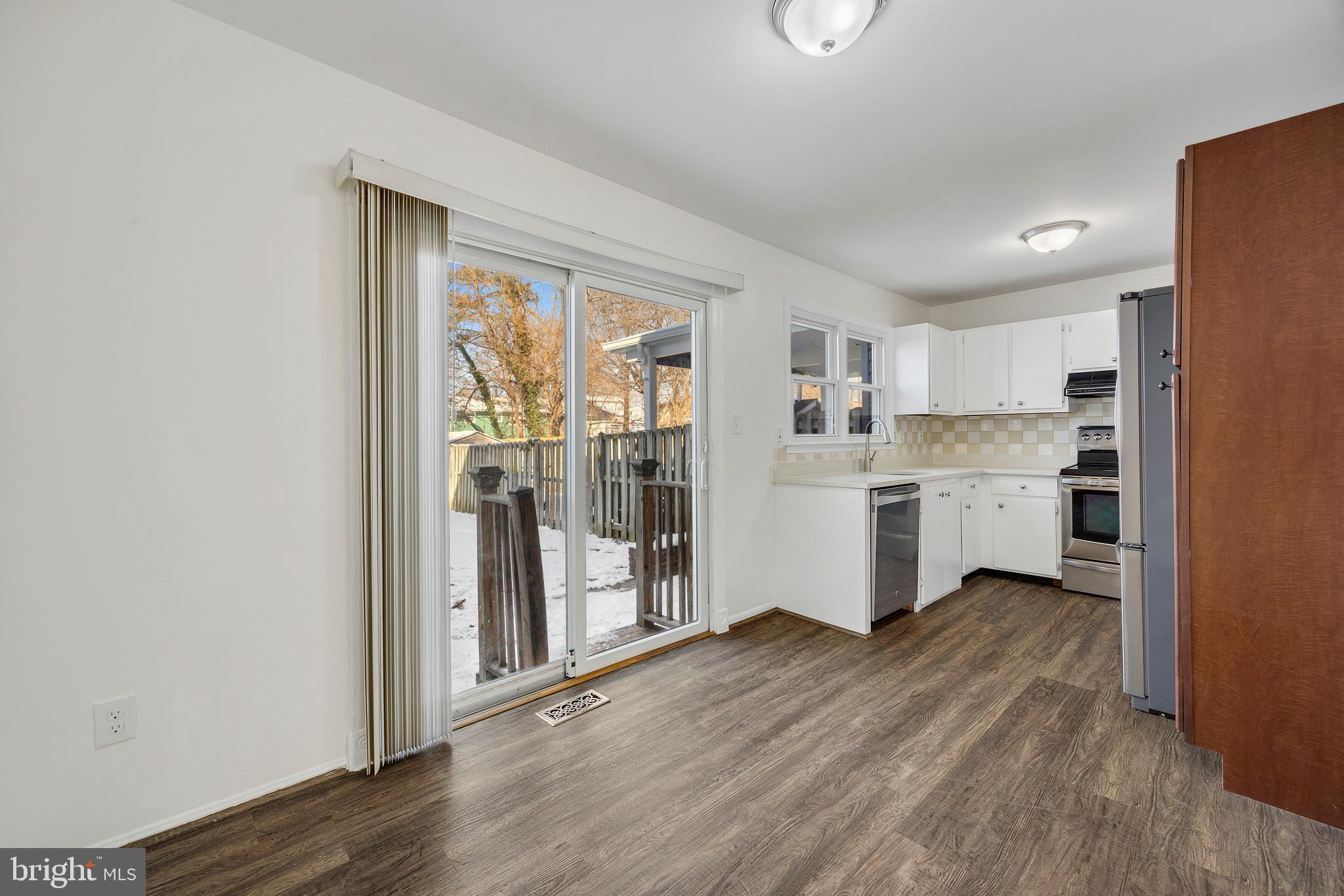 7662 Sherlock Court Pasadena, MD 21122 - Photo 5 of 32