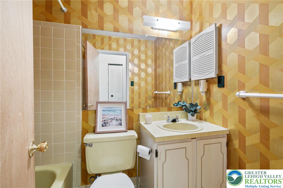1615 Valley Forge Road Allentown, PA 18104 - Photo 16 of 38