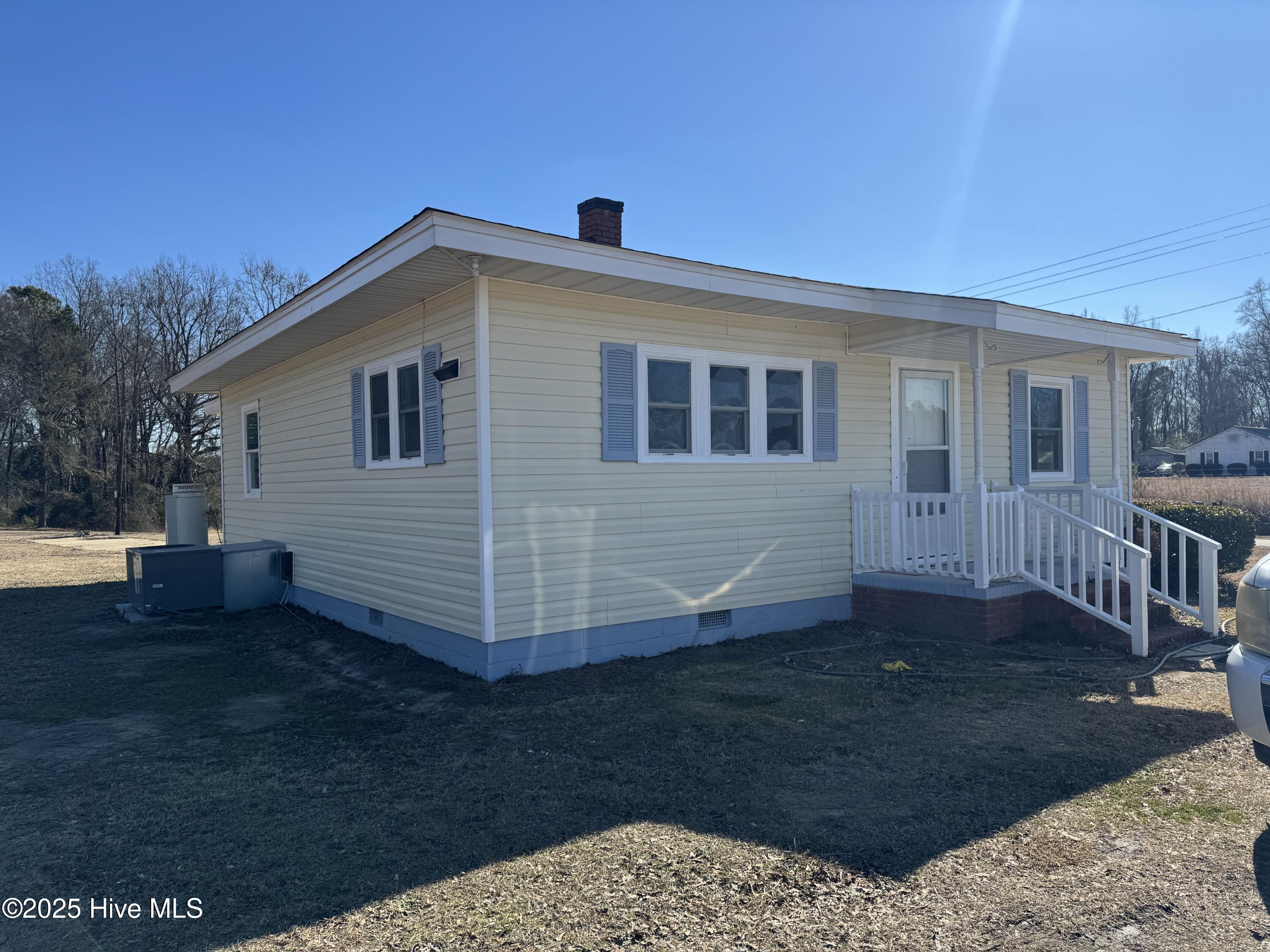 762 Slapout Road Mount Olive, NC 28365 - Photo 4 of 18 511B2410-D8F5-4FA3-873D-EDD24A75C6C5