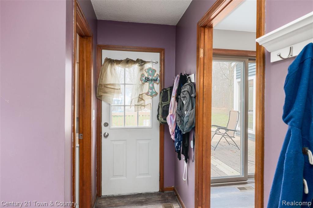 40760 Harris Road Belleville, MI 48111 - Photo 16 of 41