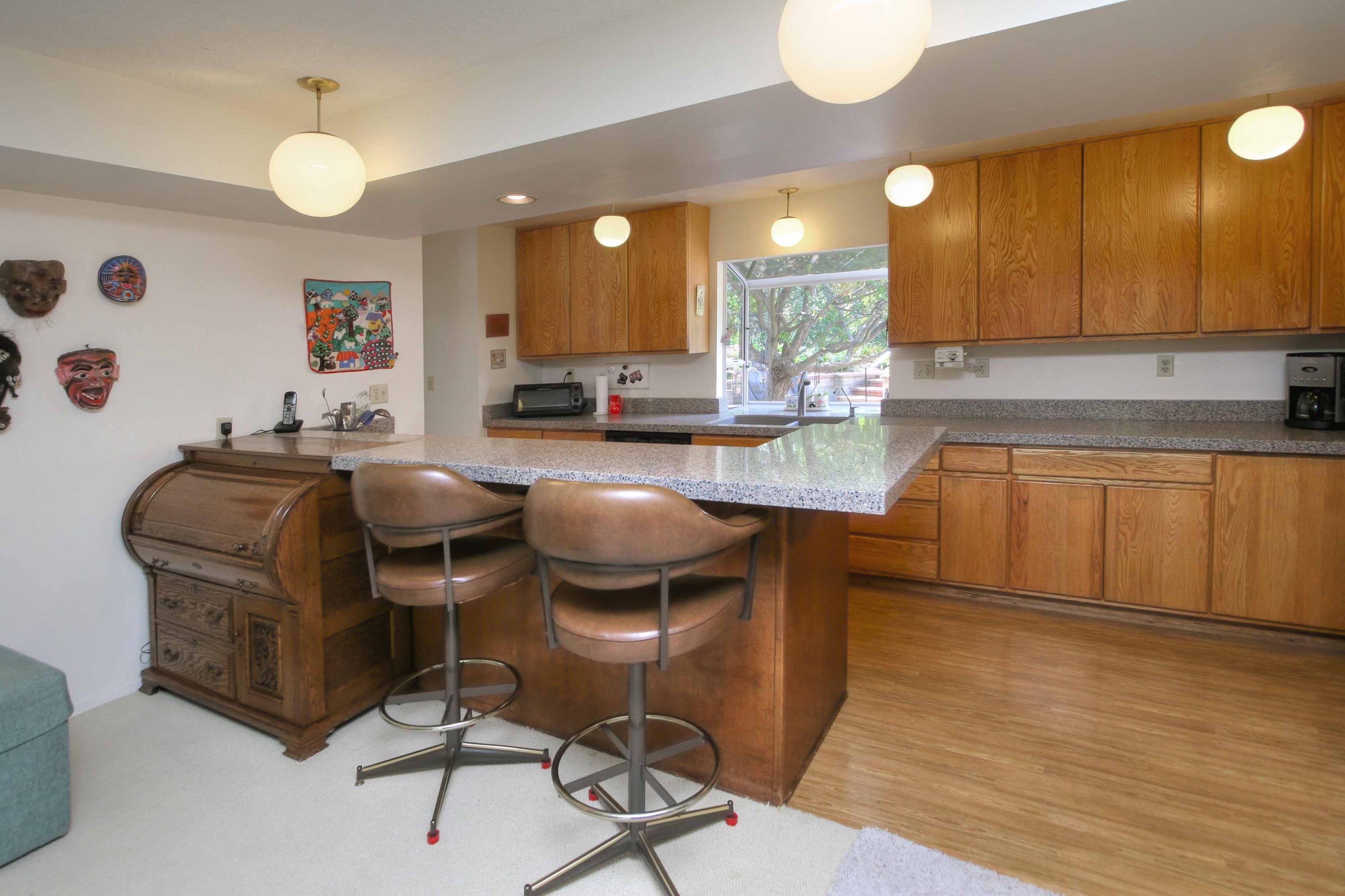 3739 Foothill Road Santa Barbara, CA 93105 - Photo 18 of 20 8139_Kitchen2-72dpiRESZ