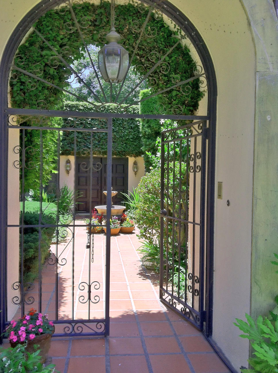 3739 Foothill Road Santa Barbara, CA 93105 - Photo 2 of 20 EntryGate
