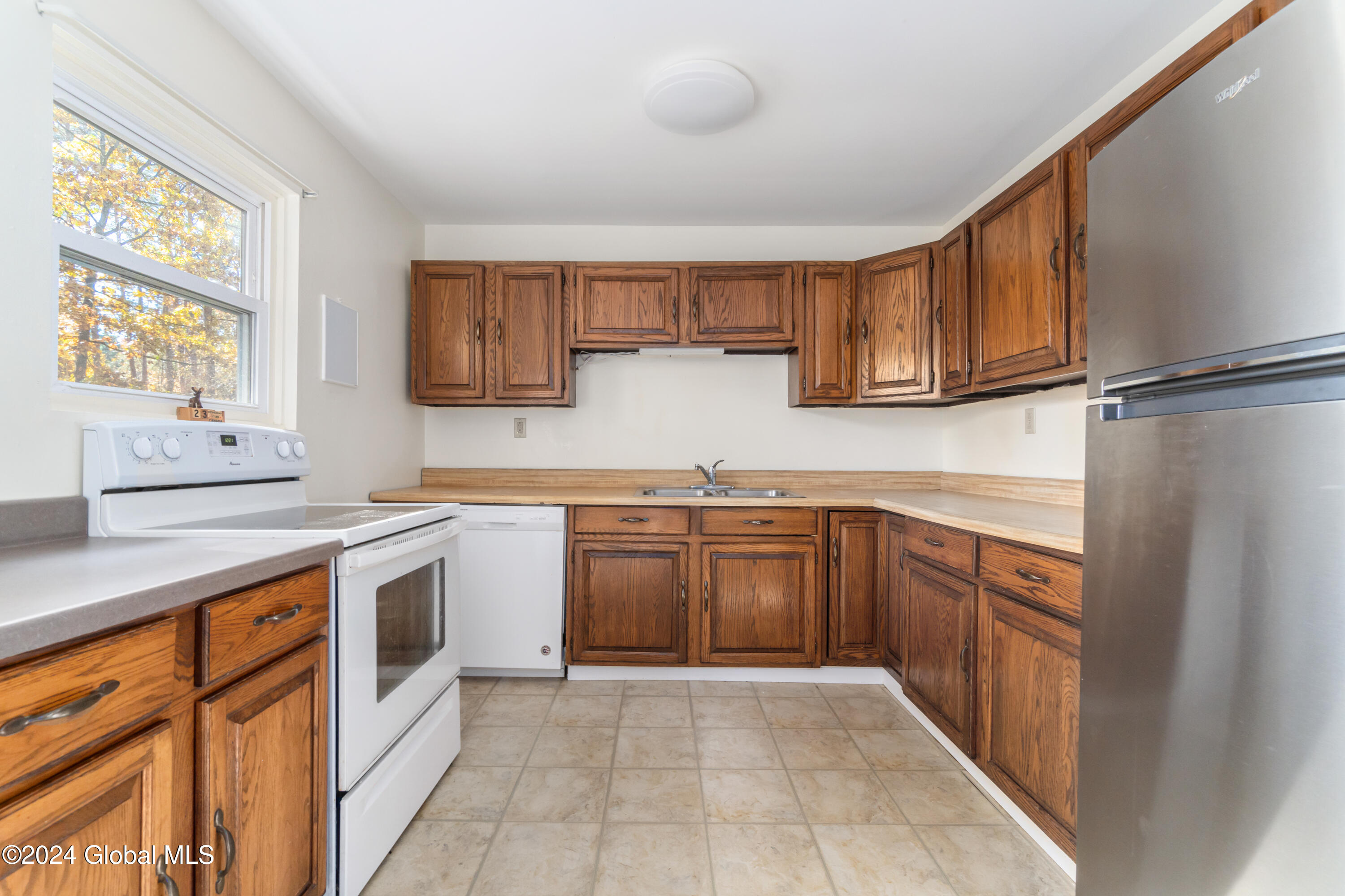 6 Surrey Lane Milton, NY 12020 - Photo 8 of 31 22-DSC00925