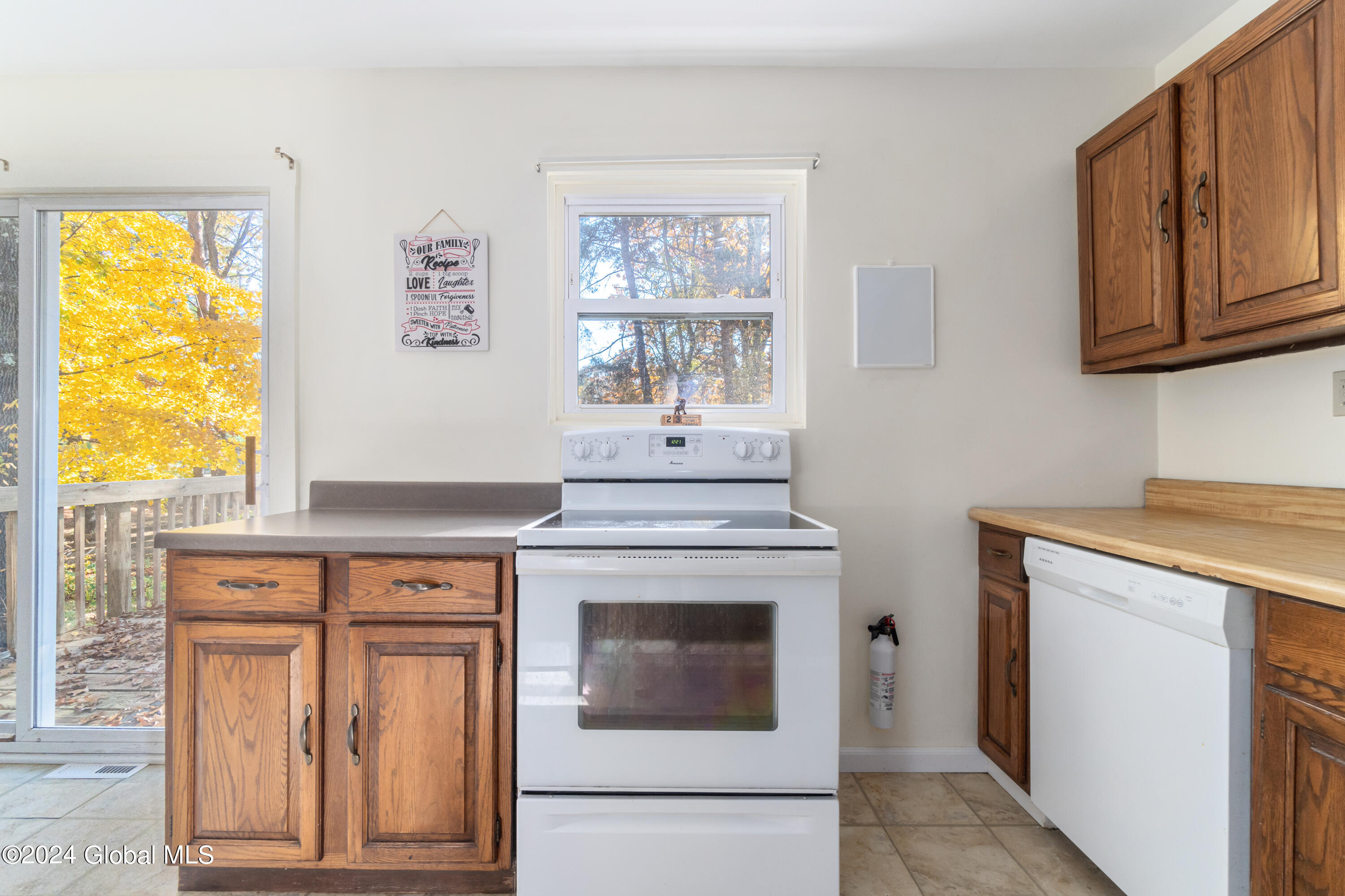 6 Surrey Lane Milton, NY 12020 - Photo 10 of 31 24-DSC00929