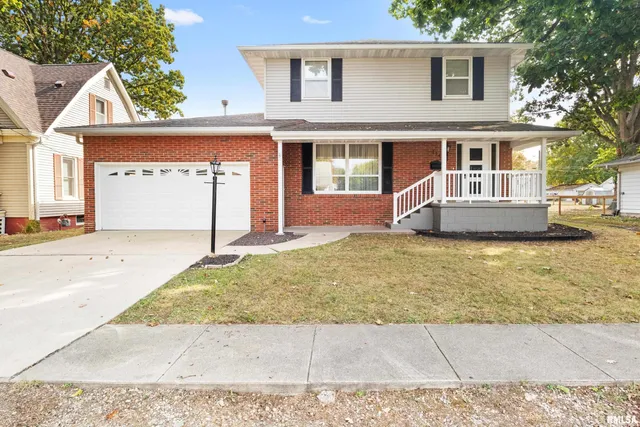 $259,900 | 114 South Blair Street, Virden, IL 62690