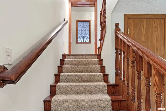 $259,900 | 114 South Blair Street, Virden, IL 62690