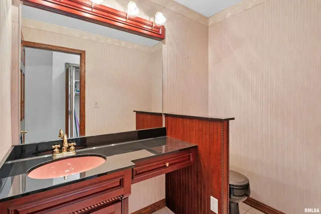 $259,900 | 114 South Blair Street, Virden, IL 62690