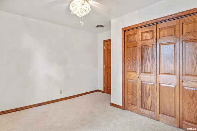 $259,900 | 114 South Blair Street, Virden, IL 62690