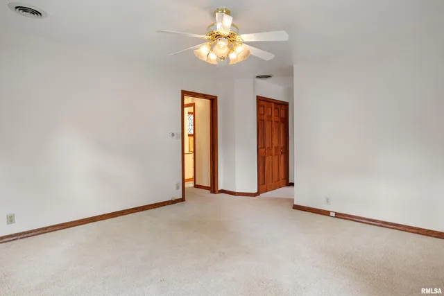 $259,900 | 114 South Blair Street, Virden, IL 62690