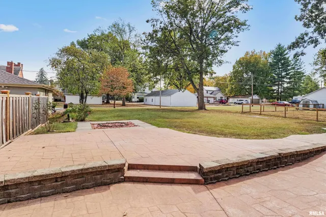 $259,900 | 114 South Blair Street, Virden, IL 62690