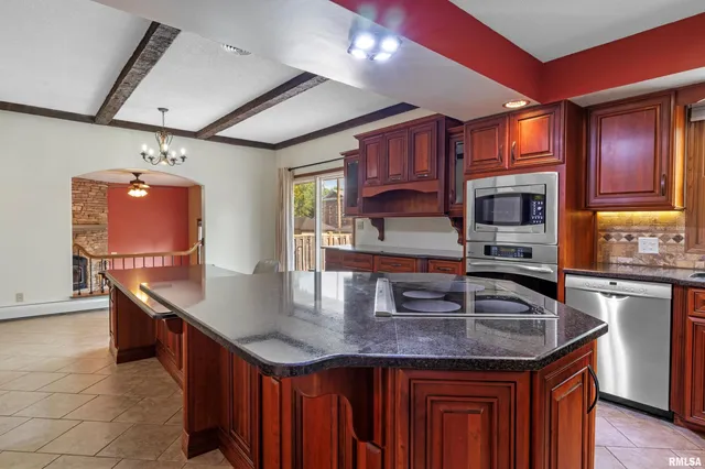 $259,900 | 114 South Blair Street, Virden, IL 62690