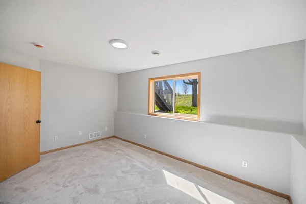 $340,000 | 29640 Broadway Street, Lindstrom, MN 55045