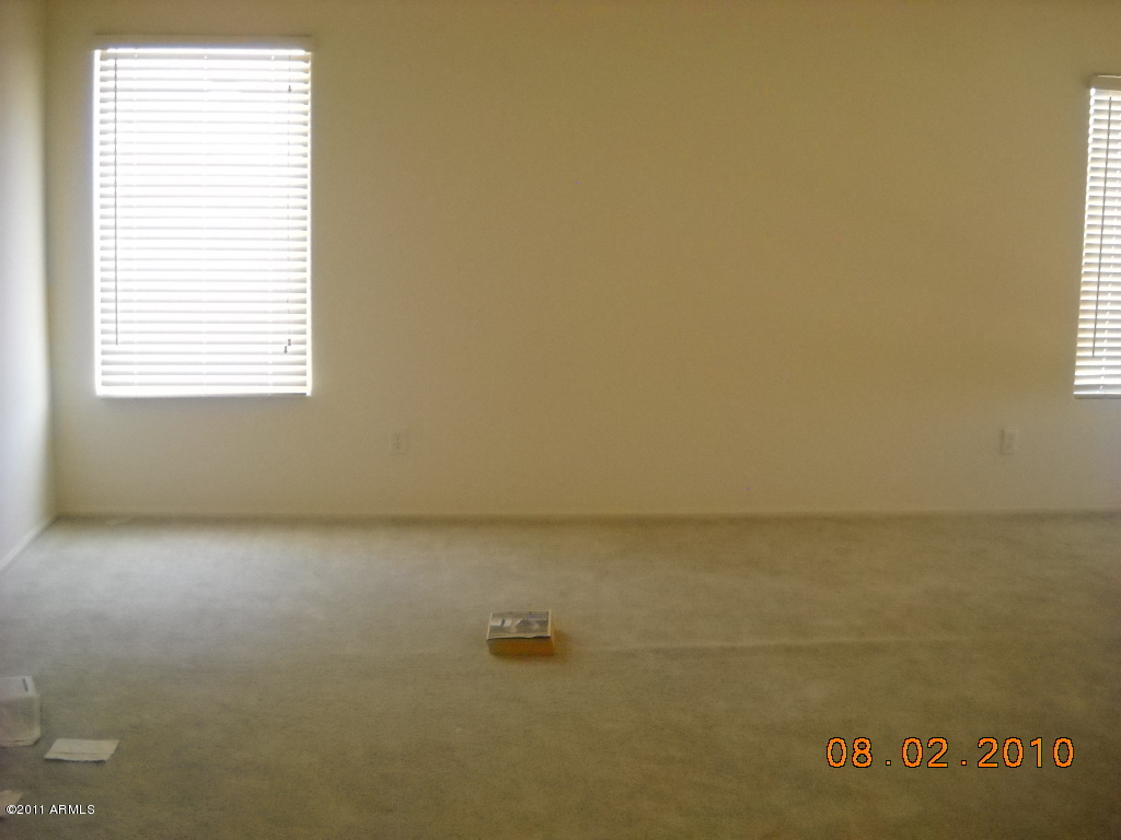 9315 West Heber Road Tolleson, AZ 85353 - Photo 3 of 10 Family Room