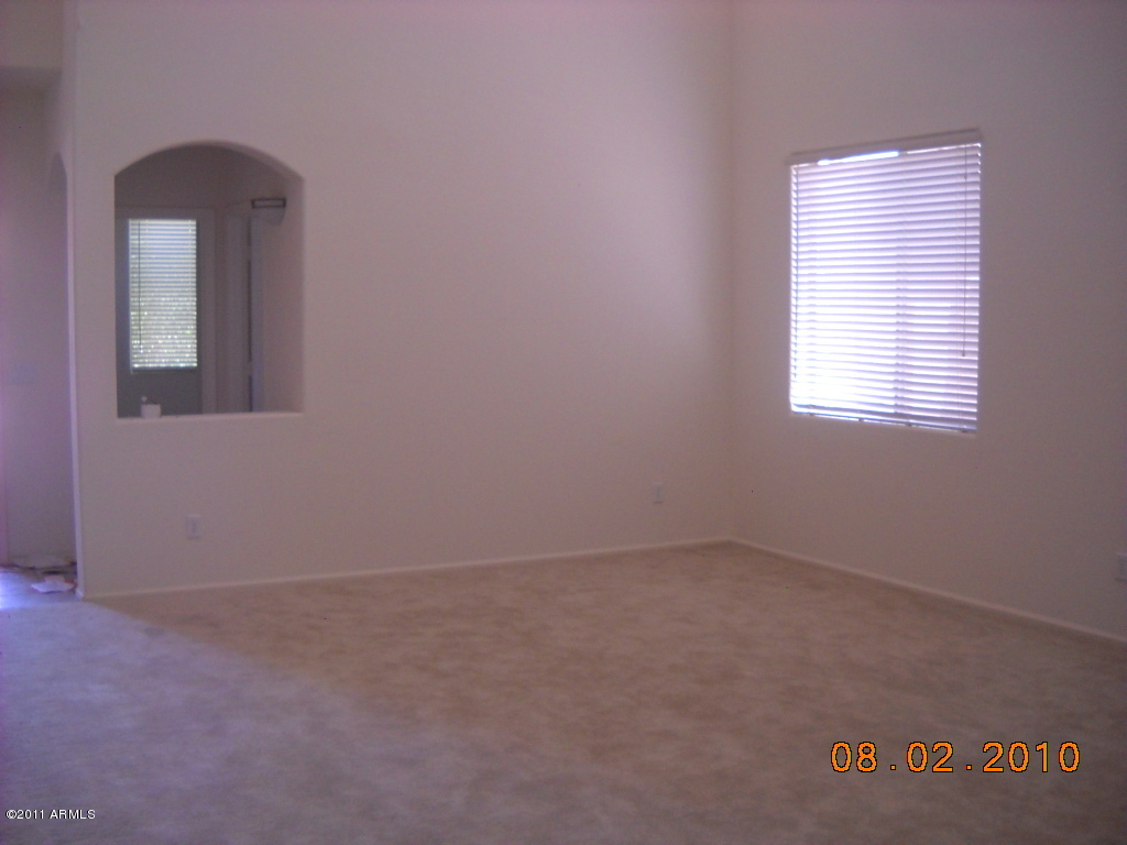 9315 West Heber Road Tolleson, AZ 85353 - Photo 8 of 10 Living Room