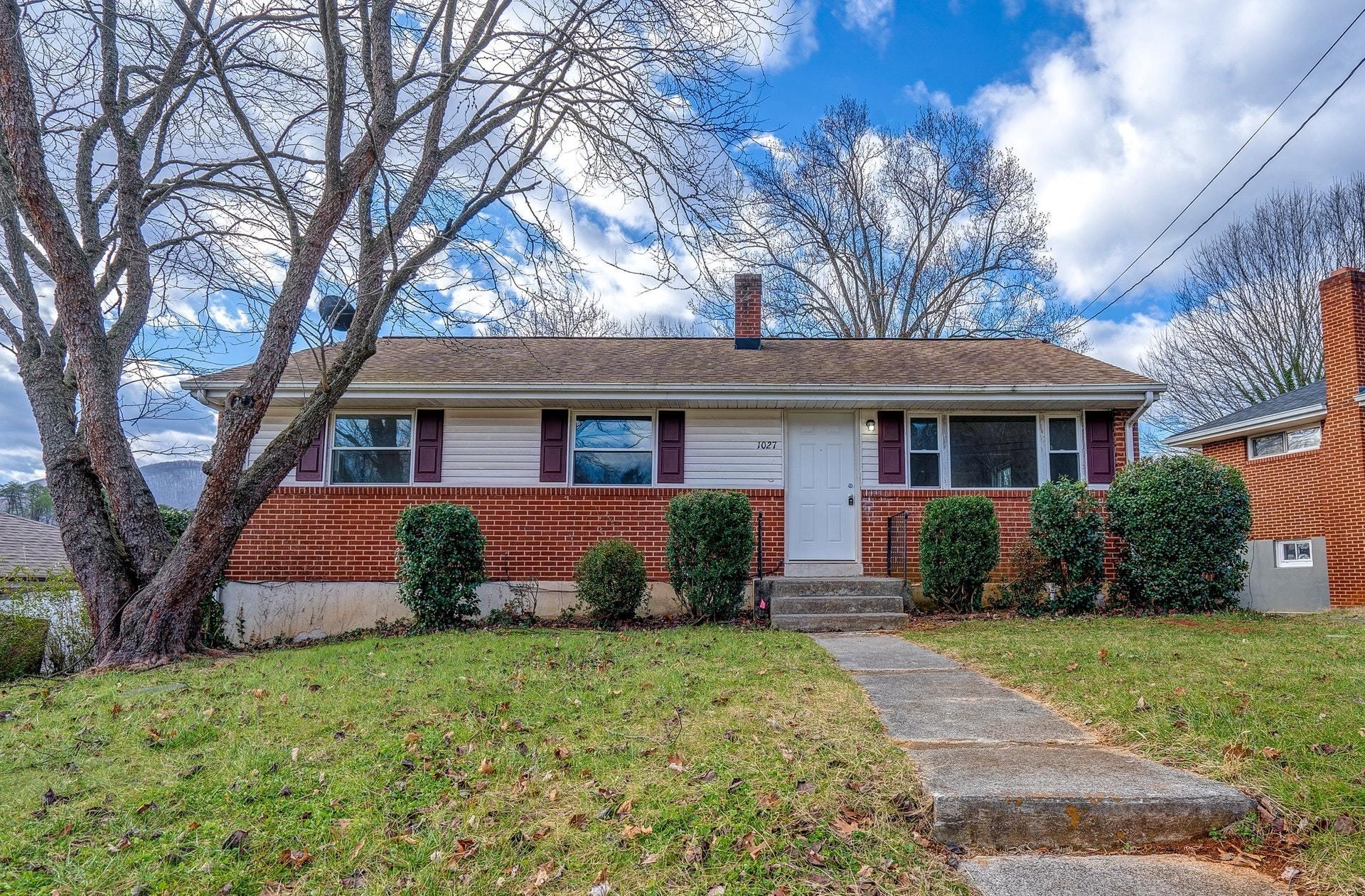 1027 Estates Road Southeast Roanoke, VA 24014 - Photo 1 of 29 Exterior