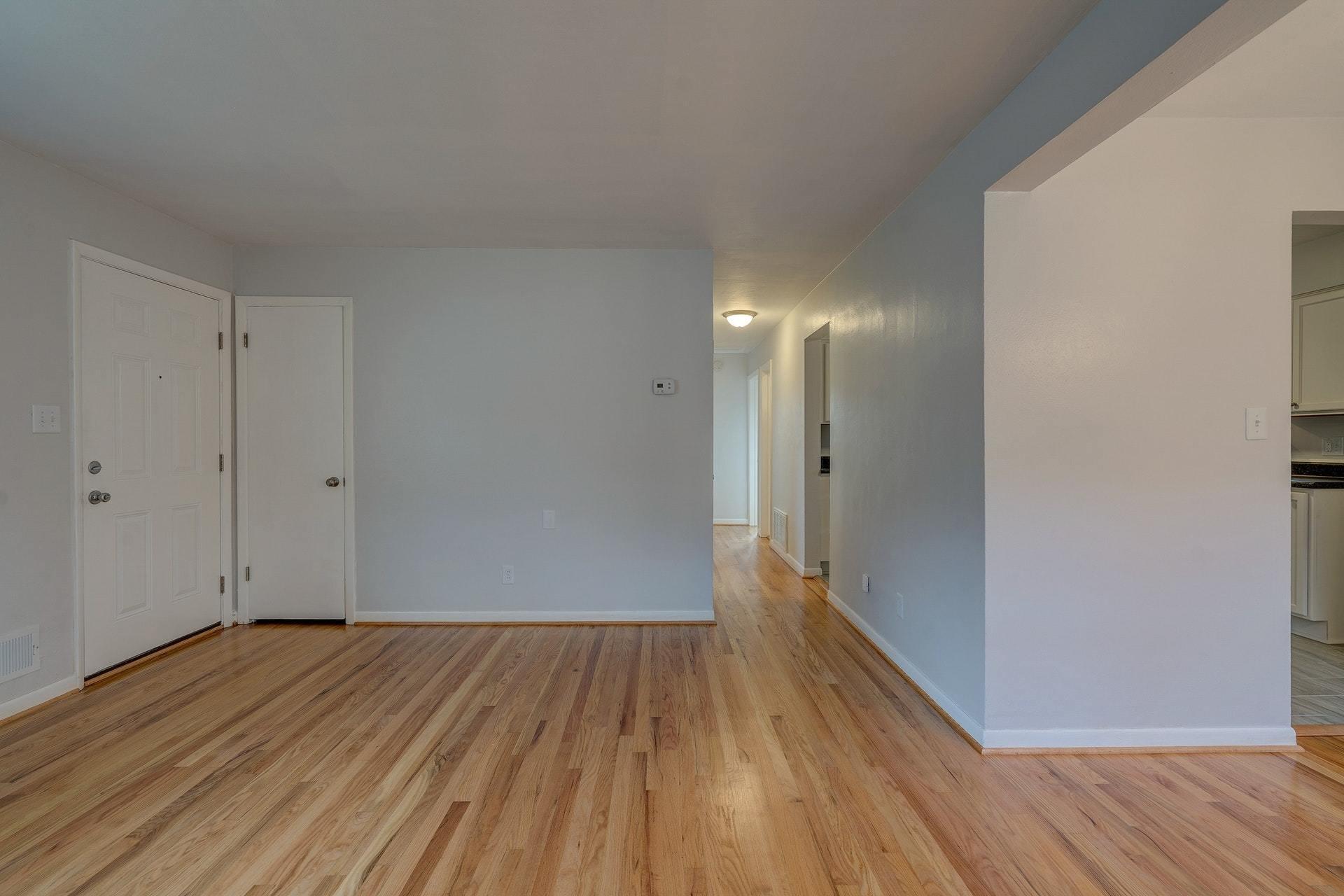 1027 Estates Road Southeast Roanoke, VA 24014 - Photo 3 of 29 Entry - Living Room