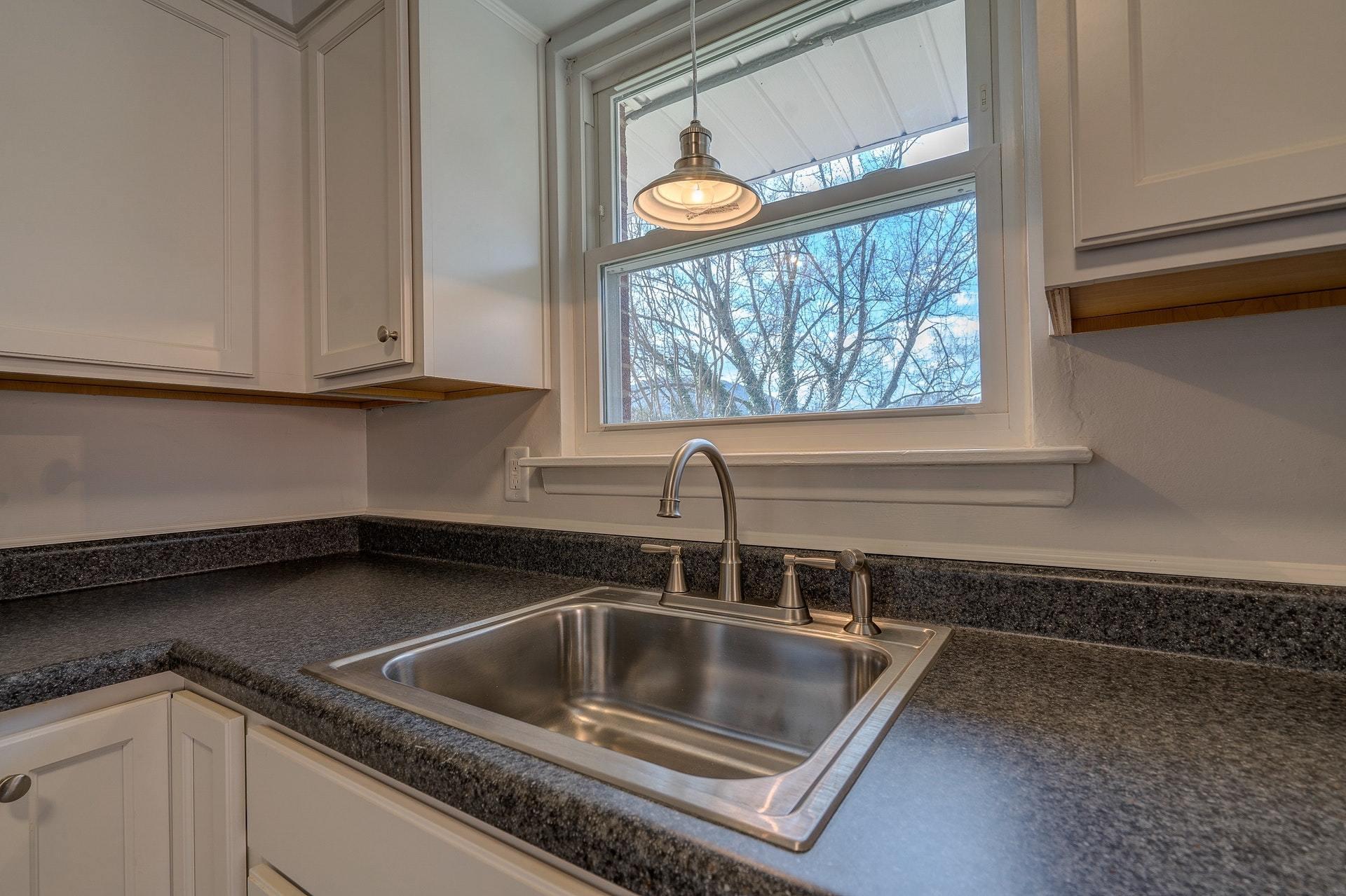 1027 Estates Road Southeast Roanoke, VA 24014 - Photo 8 of 29 Kitchen - 2
