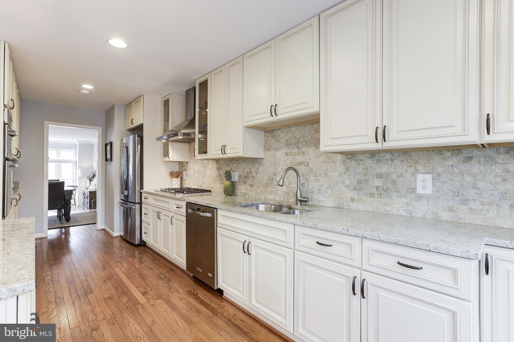 1369 Heritage Oak Way Reston, VA 20194 - Photo 21 of 48