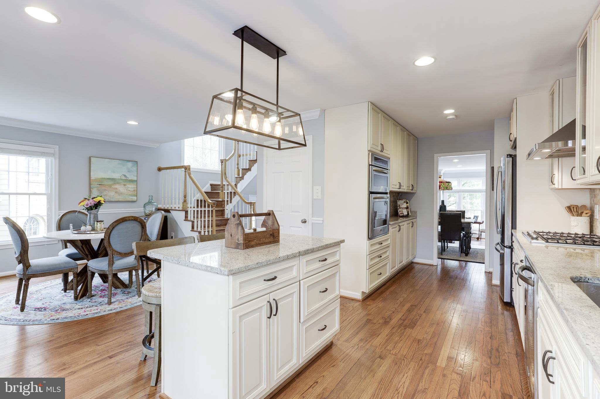 1369 Heritage Oak Way Reston, VA 20194 - Photo 22 of 48