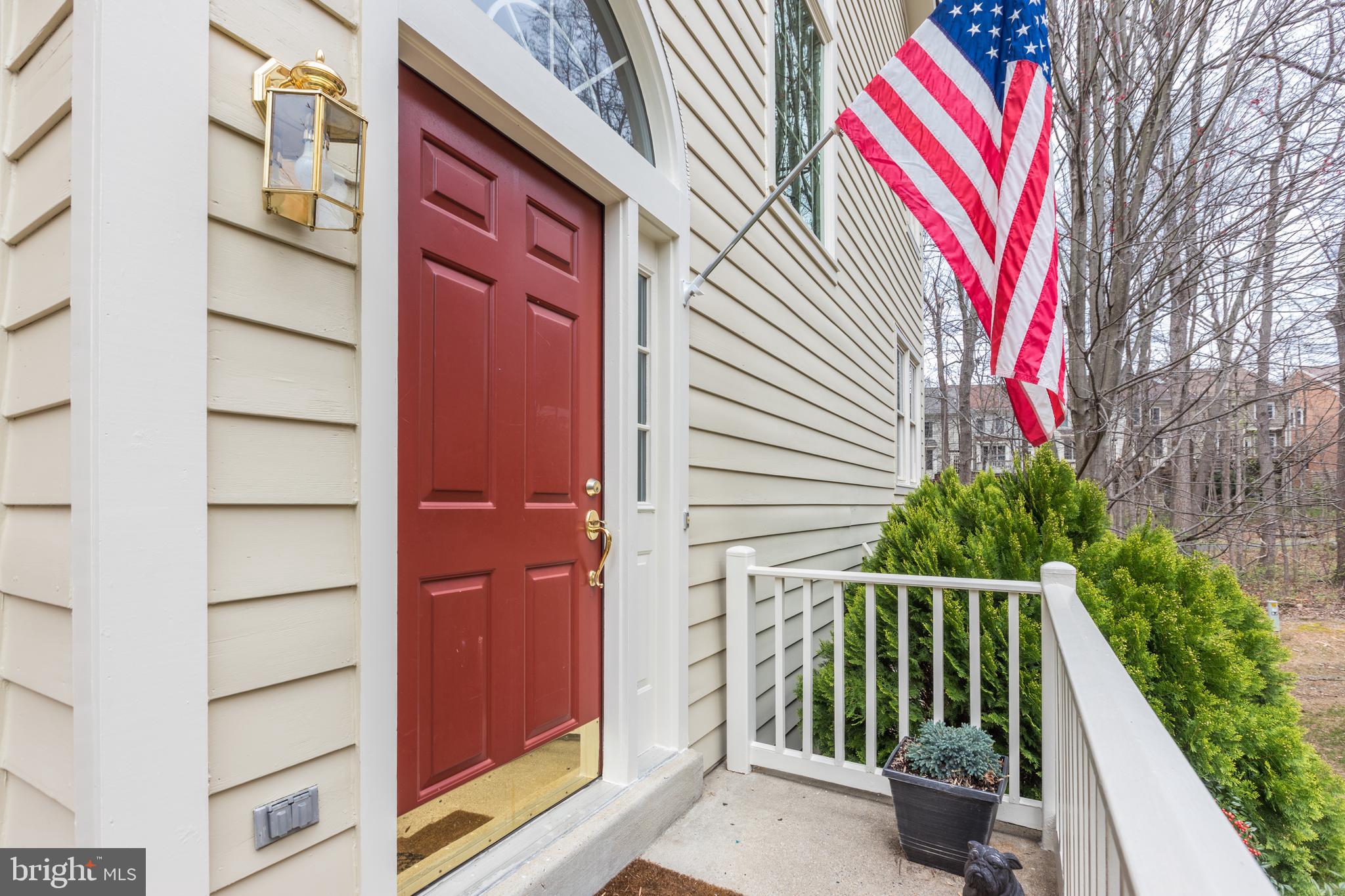 1369 Heritage Oak Way Reston, VA 20194 - Photo 4 of 48