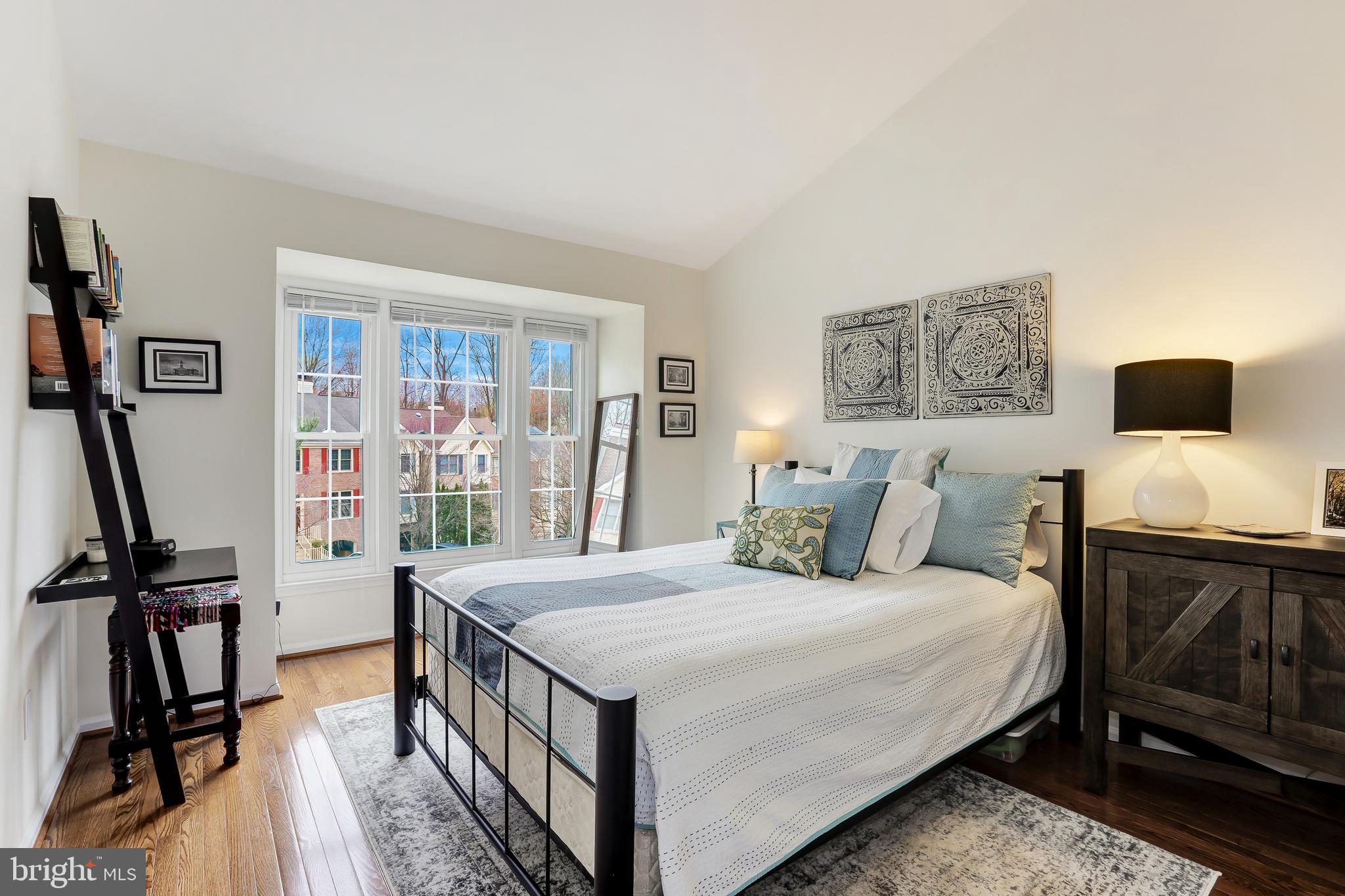 1369 Heritage Oak Way Reston, VA 20194 - Photo 33 of 48