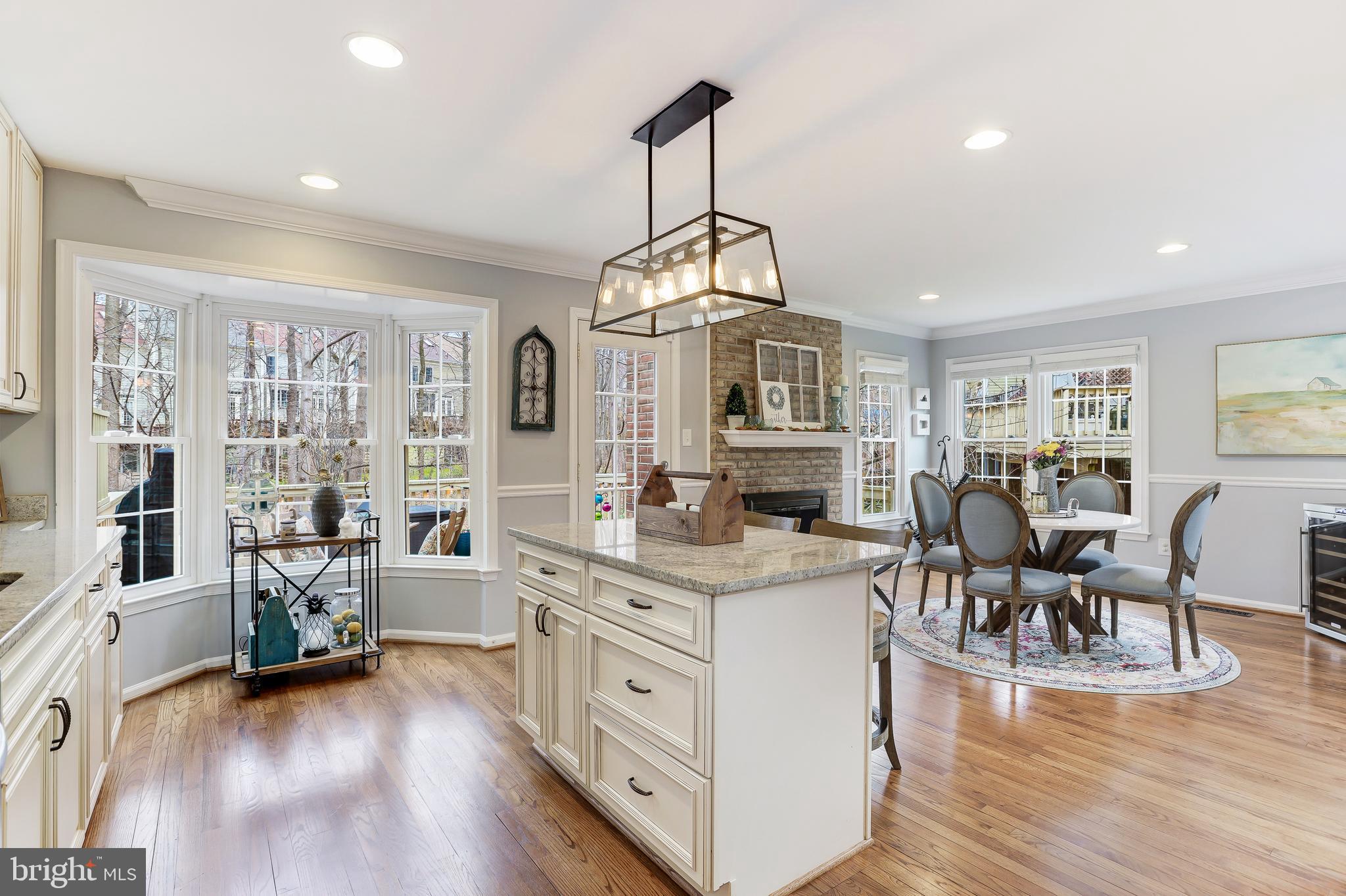 1369 Heritage Oak Way Reston, VA 20194 - Photo 6 of 48