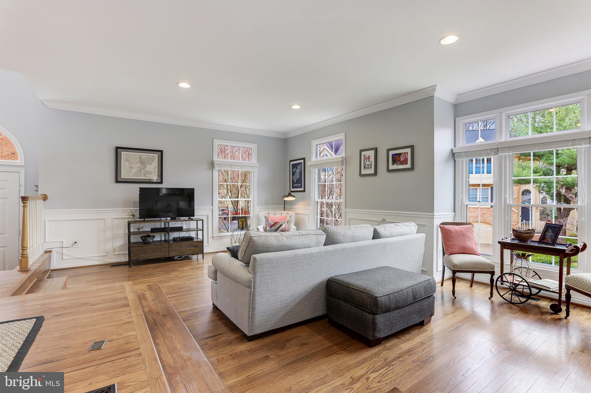 1369 Heritage Oak Way Reston, VA 20194 - Photo 8 of 48