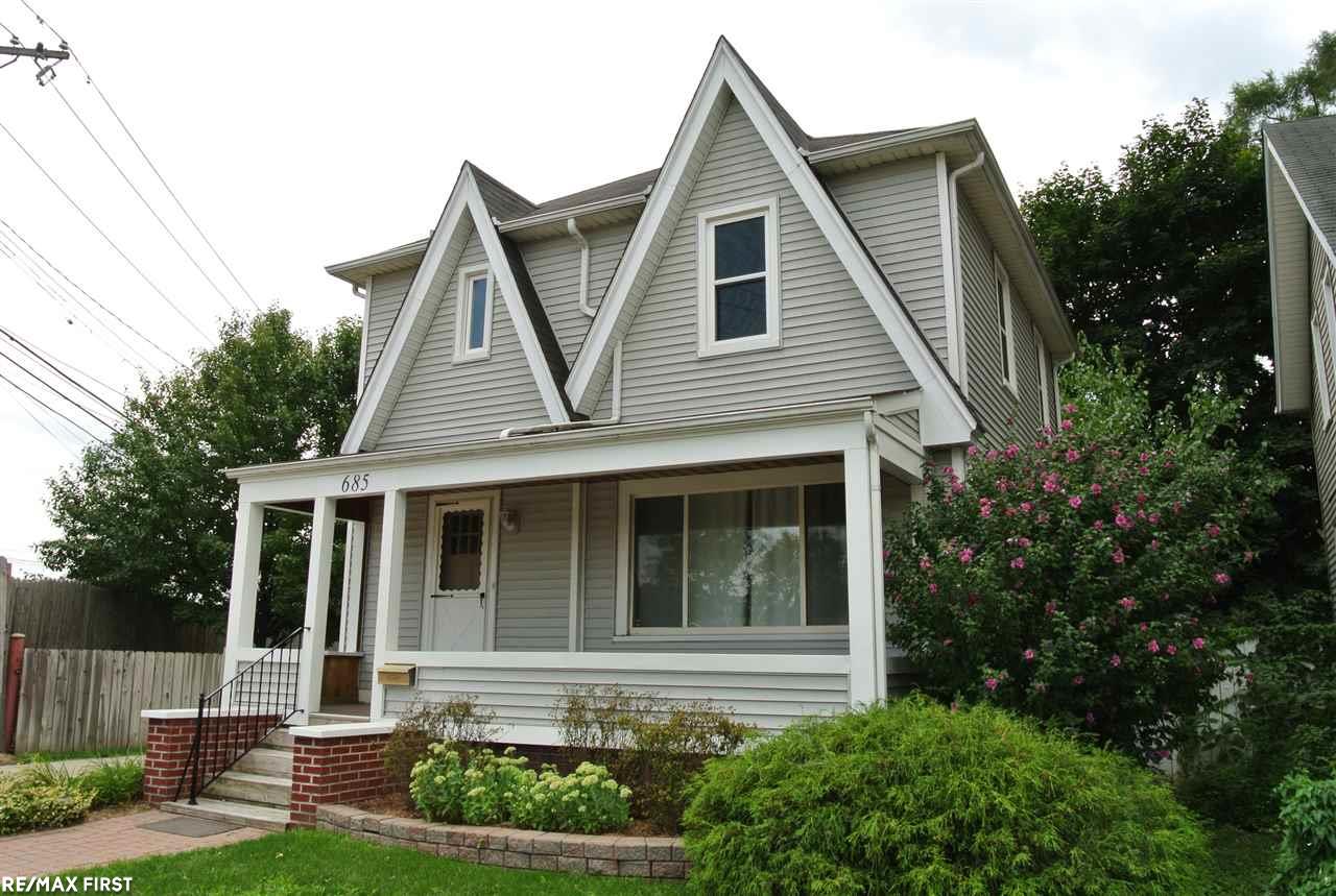 685 Columbia Road Berkley, MI 48072 - Photo 2 of 42 31299754-1.JPG