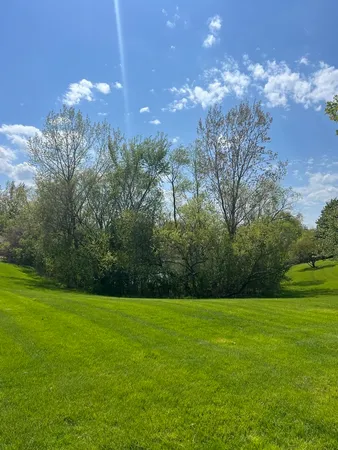 $2,300 | 295 Holiday Lane, Unit 295, Hainesville, IL 60073