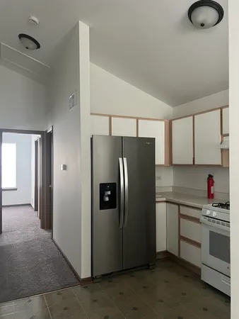 $2,300 | 295 Holiday Lane, Unit 295, Hainesville, IL 60073