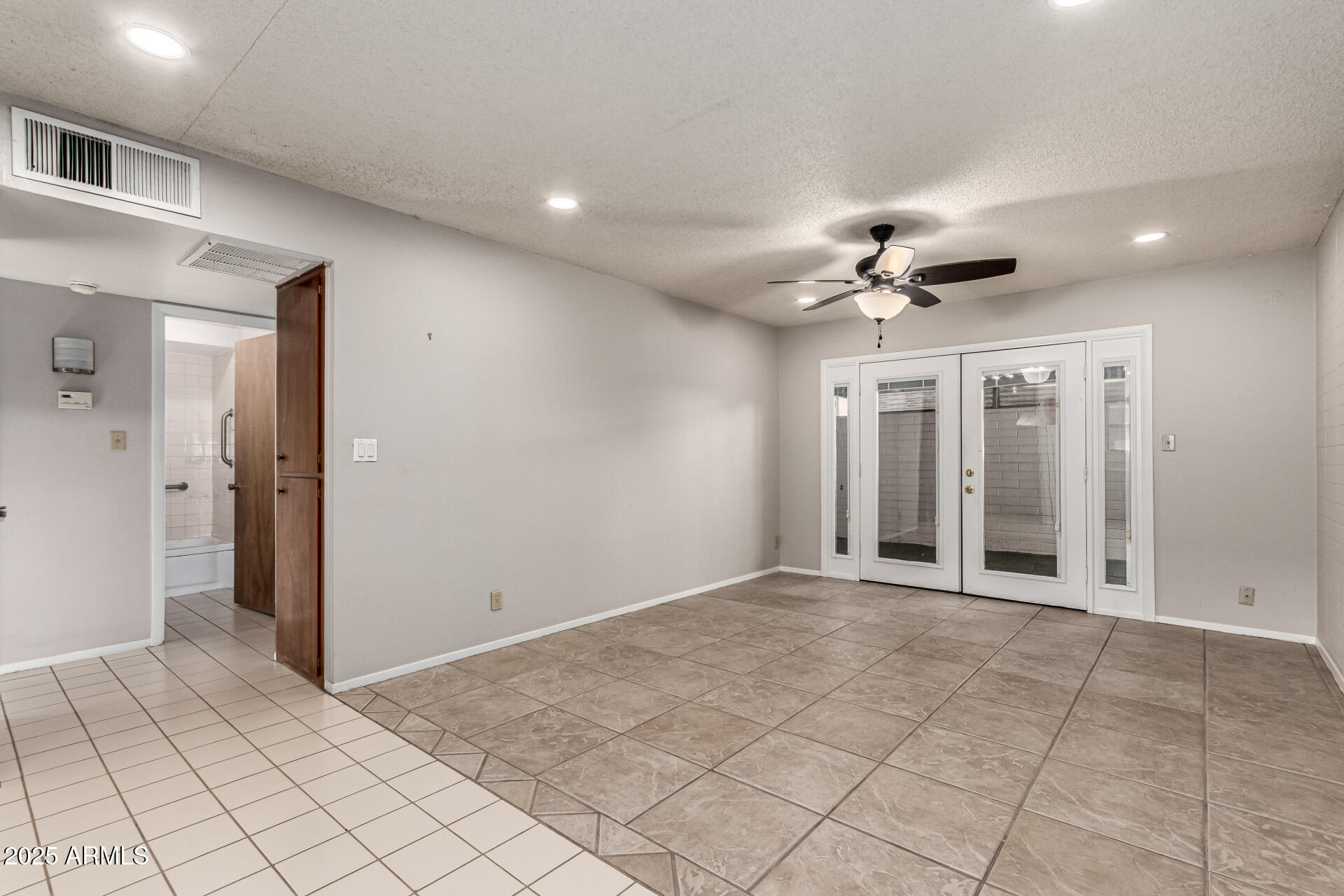 6721 East McDowell Road, Unit B314 Scottsdale, AZ 85257 - Photo 5 of 31 a view of an empty room
