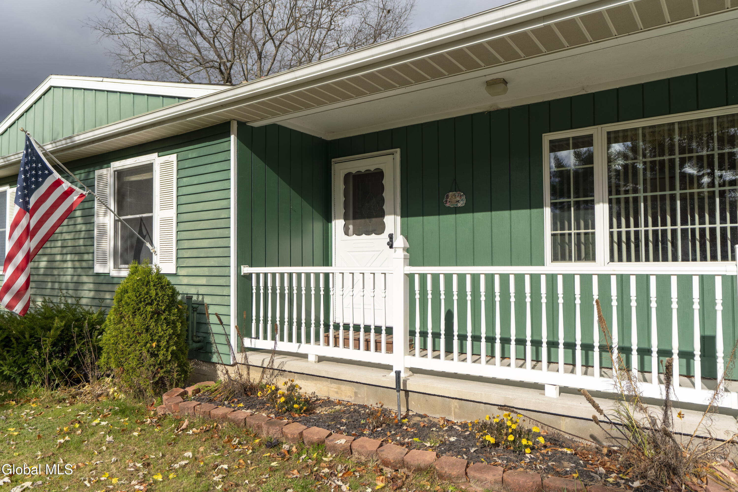 11 Keyes Street Warrensburg, NY 12885 - Photo 3 of 27 11 Keyes-3