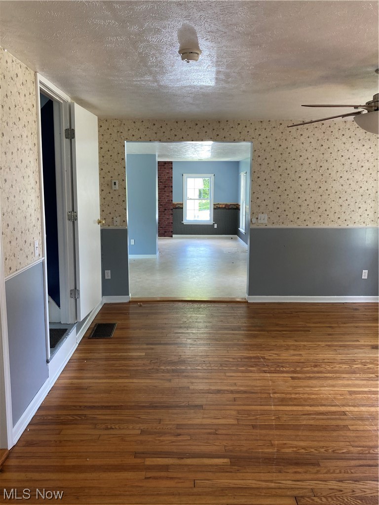 17322 Kinsman Road Middlefield, OH 44062 - Photo 21 of 35